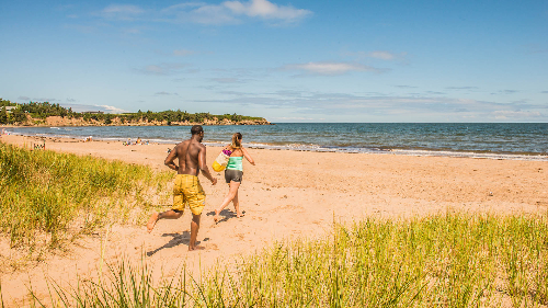 MelmerbyBeachCouple 1920x1080 1